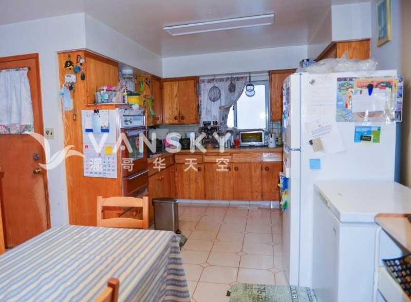 250128132744_5606-Upstairs Kitchen.jpg